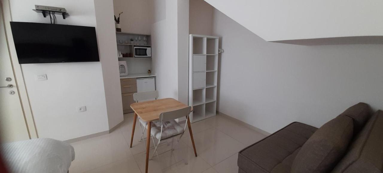 Regina'S Place Or Akiva Εξωτερικό φωτογραφία