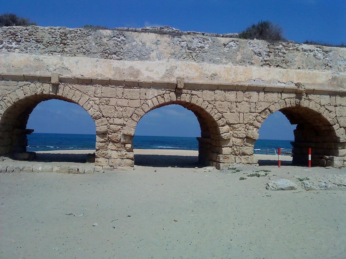 Regina'S Place Or Akiva Εξωτερικό φωτογραφία