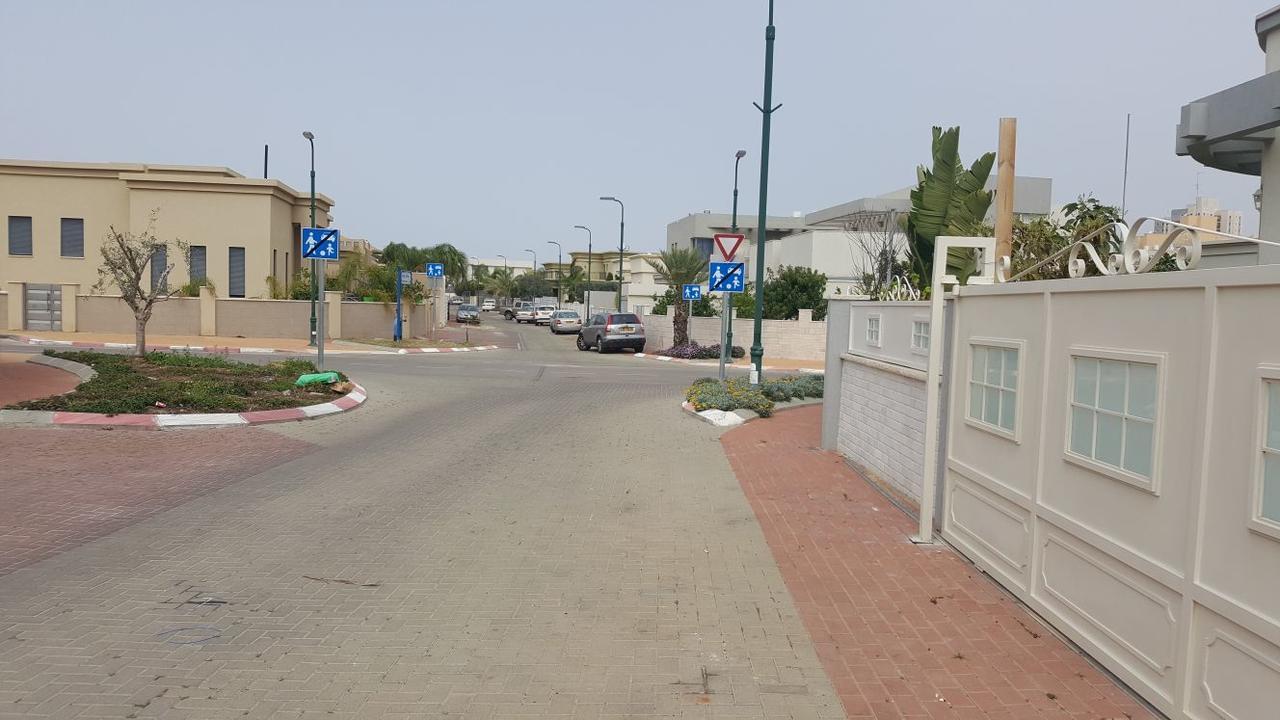 Regina'S Place Or Akiva Εξωτερικό φωτογραφία